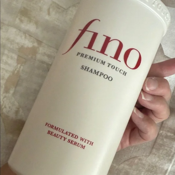 Shiseido Fino Premium Touch Shampoo - with Beauty Serum - Picture 4 of 5